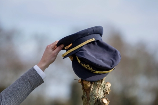 Pilot hat
