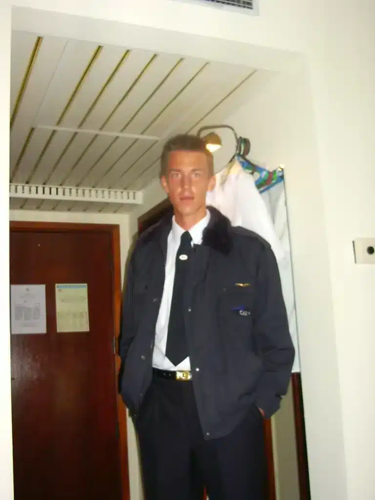 Julian in pilotenuniform